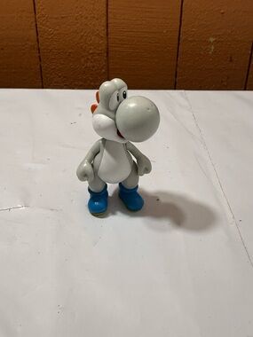 Gray Yoshi 2.5” inch action figure